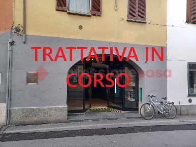Foto Negozio in Via Marcora 33, Inveruno Centro di 43 m² con 1 locali