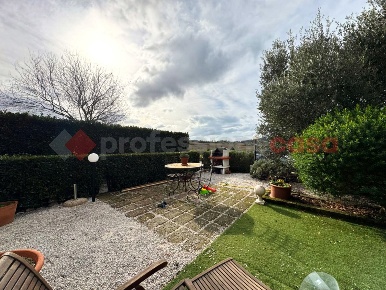 Foto Appartamento a Castellina Marittima di 100 m² con 4 locali in vendita