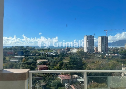 Foto Appartamento in Via Prudenza 1, Salerno di 133 m² con 4 locali