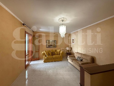 Foto Appartamento in Gesualdo Bufalino, Aci Catena Centro di 80 m²