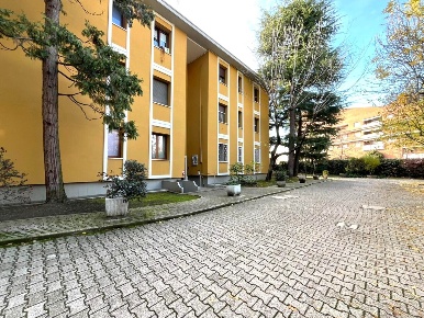 Foto Appartamento in Via G. Garibaldi, Casalecchio di Reno di 74 m²