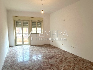 Foto Appartamento in Via Battiati 96, Adrano di 107 m² in vendita