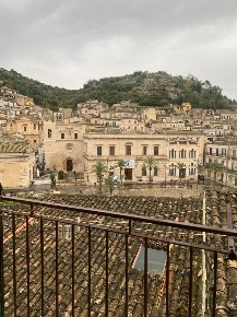 Foto Appartamento in Via Carlo Papa, Modica Modica Bassa di 160 m²