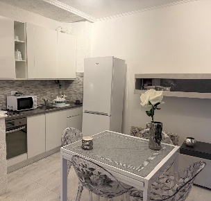 Foto Case semi ndipendenti in Via Fratelli Cervi 4, Luni di 80 m²