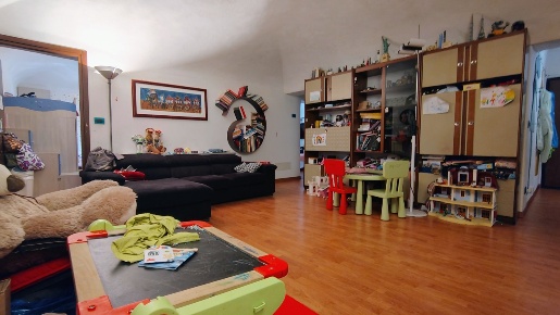 Foto Appartamento in Via Niella, Savona Centro Storico di 115 m² in vendita