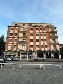 Foto Appartamento a Fornovo di Taro di 87 m² con 5 locali in vendita