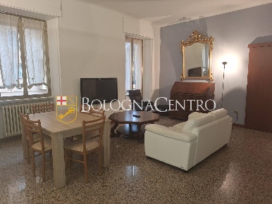 Foto Appartamento in via Mazzini, Bologna Massarenti di 99 m² con 4 locali