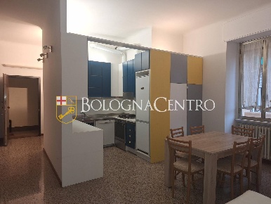Foto Appartamento in via Mazzini, Bologna Massarenti di 99 m² con 4 locali