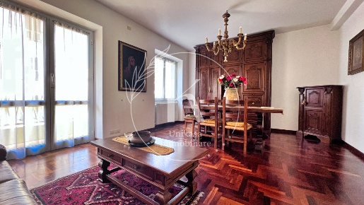 Foto Appartamento in Via IV Novembre 10, Savona Centro Storico di 126 m²