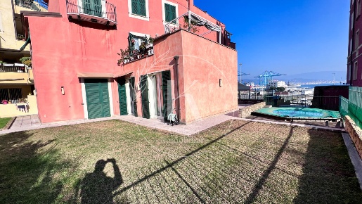 Foto Appartamento in Via Aurelia 454, Vado Ligure Vado Centro di 120 m²