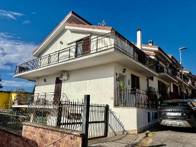 Foto Villa a schiera in Via Ponchielli 11, Guidonia Montecelio di 150 m²