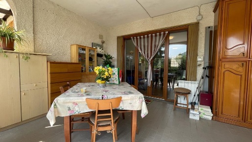 Foto Appartamento in Via Spotorno, Vezzi Portio di 65 m² con 3 locali
