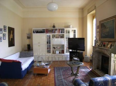 Foto Casa indipendente in via dante 101, Ventimiglia Centro Città di 450 m²