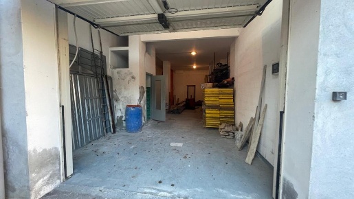 Foto Posti auto in Via Francesco Mignone, Savona di 75 m² con 1 locali
