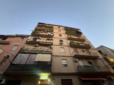 Foto Appartamento in Via Ruggerone da Palermo 52, Palermo Noce di 111 m²