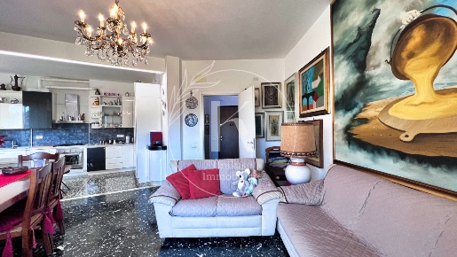 Foto Appartamento in via del forte, Albissola Marina di 109 m² con 5 locali