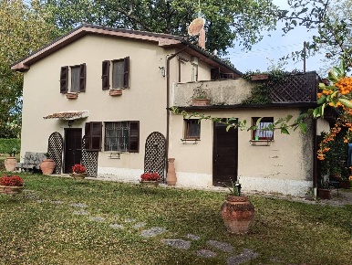 Foto Casa indipendente in VOCABOLO CRINACCI, Matelica di 140 m² in vendita