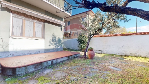 Foto Appartamento in Via Adone del Cima, Viareggio Torre del Lago di 60 m²