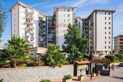 Foto Appartamento in Viale Nitta, Catania Villaggio Sant'Agata di 126 m²