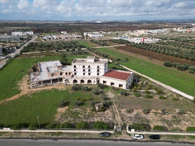 Foto Hotel in Strada provinciale 109, San Giorgio Ionico di 4000 m²
