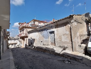 Foto Casa indipendente in via Alessandro Volta, Comiso Centro di 70 m²
