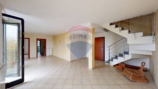 Foto Appartamento in Via Buonarroti, Pozzuolo Martesana Trecella di 154 m²