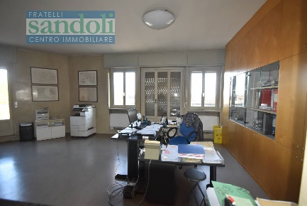 Foto Ufficio in Piazza Solferino, Vercelli Semicentro di 170 m² in vendita