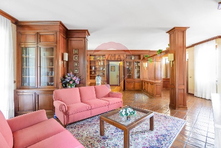 Foto Villa unifamiliare in Via Dei Pini, Cerro al Lambro Riozzo di 240 m²