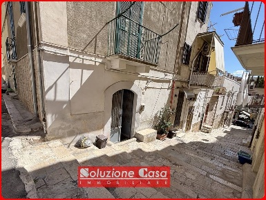 Foto Casa indipendente in VIA Potenza, Canosa di Puglia Centro di 75 m²