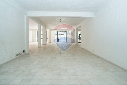 Foto Locale commerciale in Via Livatino, Enna Centro di 450 m² con 1 locali
