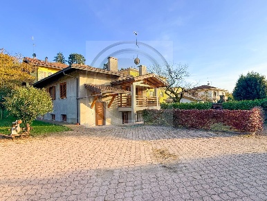 Foto Villa singola in via per Cedrate, Oggiona con Santo Stefano di 225 m²