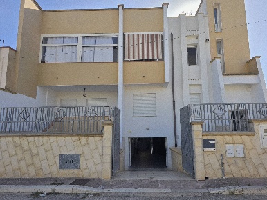 Foto Villa singola in via marche, Lizzano Centro di 180 m² con 7 locali