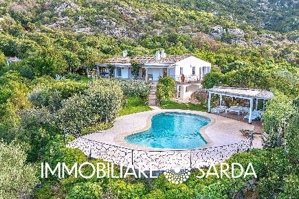 Foto Villa singola a Arzachena Porto Cervo di 310 m² con 9 locali