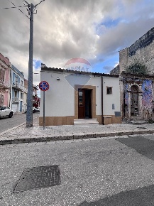 Foto Ufficio in Via Cialdini, Pachino Centro di 43 m² con 2 locali