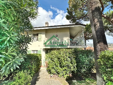 Foto Appartamento in Via Poggi, Imperia Piani, Torrazza di 46 m² in vendita