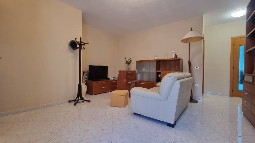 Foto Appartamento a Macerata Campania Centro di 85 m² con 3 locali