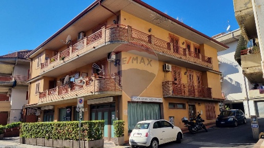 Foto Appartamento in via tripoli, Aci Castello Centro di 90 m² con 3 locali