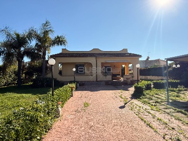 Foto Villa unifamiliare in VIA FAVIGNANA, Siracusa Arenella di 106 m²