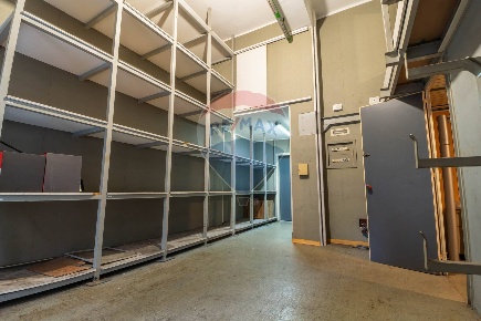 Foto Locale commerciale in Via Buccari, Bari Carrassi di 57 m² con 1 locali