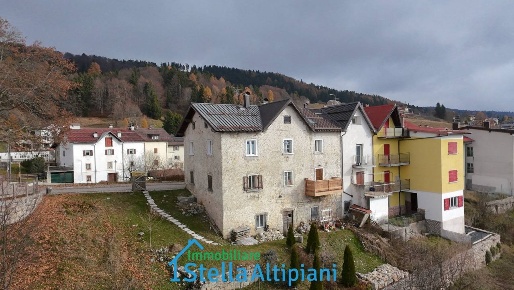 Foto Appartamento in via Roma, Luserna Centro di 55 m² con 3 locali