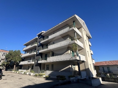 Foto Appartamento in Via del Tratturo, Vasto di 120 m² con 4 locali