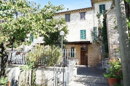 Foto Appartamento in Via dell'Assino, Gubbio Semonte Casamorcia di 104 m²