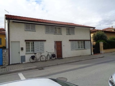 Foto Villa unifamiliare a Forte dei Marmi di 140 m² con 7 locali in affitto