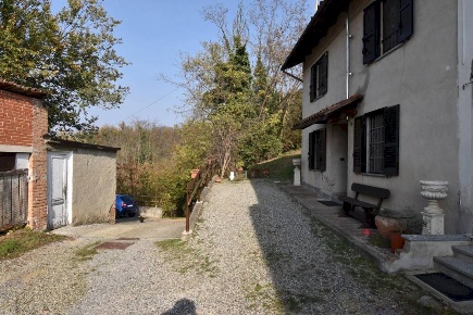 Foto Villa a schiera in via Nisorella, Mombercelli di 110 m² con 4 locali
