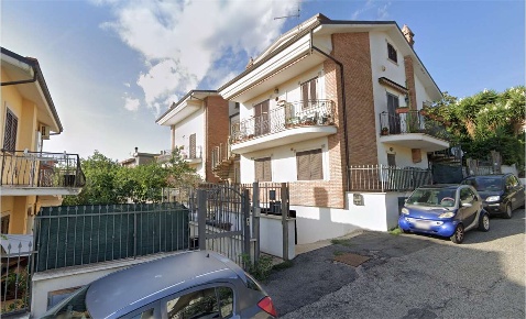 Foto Appartamento in Via dei Gigli 6, Marcellina Centro di 67 m² all'asta