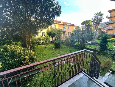 Foto Appartamento in Via del Ferrain, Rapallo di 46 m² con 2 locali