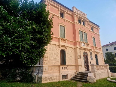 Foto Ufficio a Vittorio Veneto di 156 m² con 6 locali in affitto