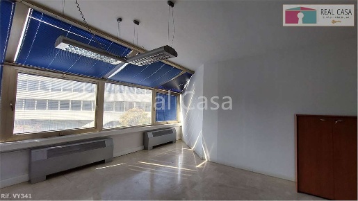 Foto Ufficio in Via Cagliostro, Modena San Faustino di 550 m² con 10 locali