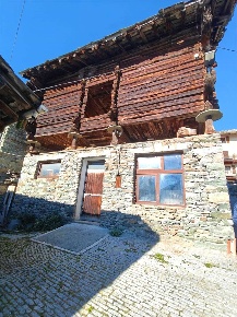 Foto Rustico in Antagnod, Ayas Antagnod di 210 m² con 2 locali in vendita