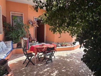 Foto Villa bifamiliare a Siniscola di 250 m² con 12 locali in vendita